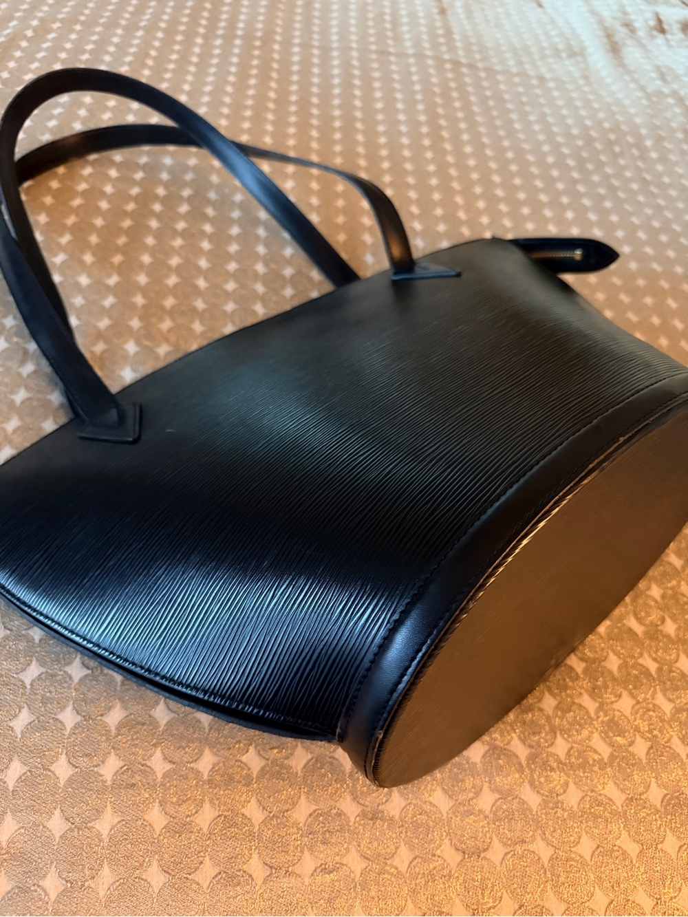 Louis Vuitton Black Epi Leather Shoulder Bag - Picture 5 of 9